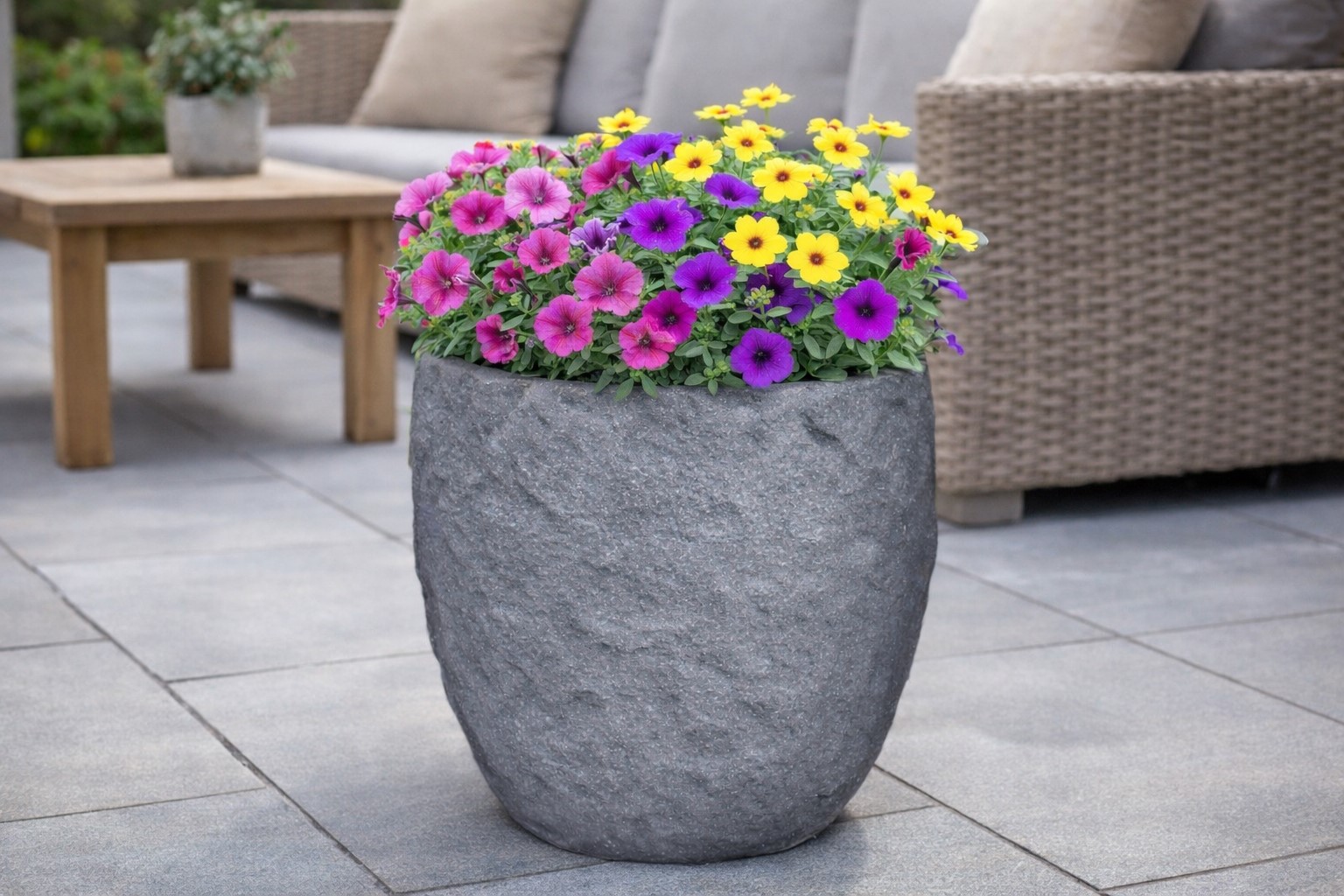 Pflanzgefäß The Rock Pflanzkasten Blumenkasten 28x24 cm Steinoptik Grau
