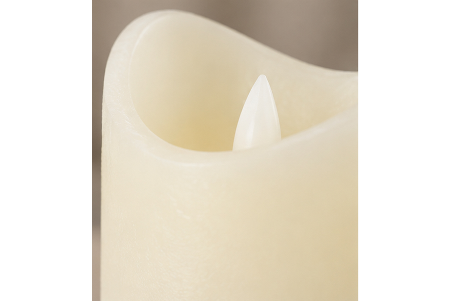 LED-Kerze Ø7,5x10 cm Echtwachs Stumpenkerze Rustikal Timer Creme