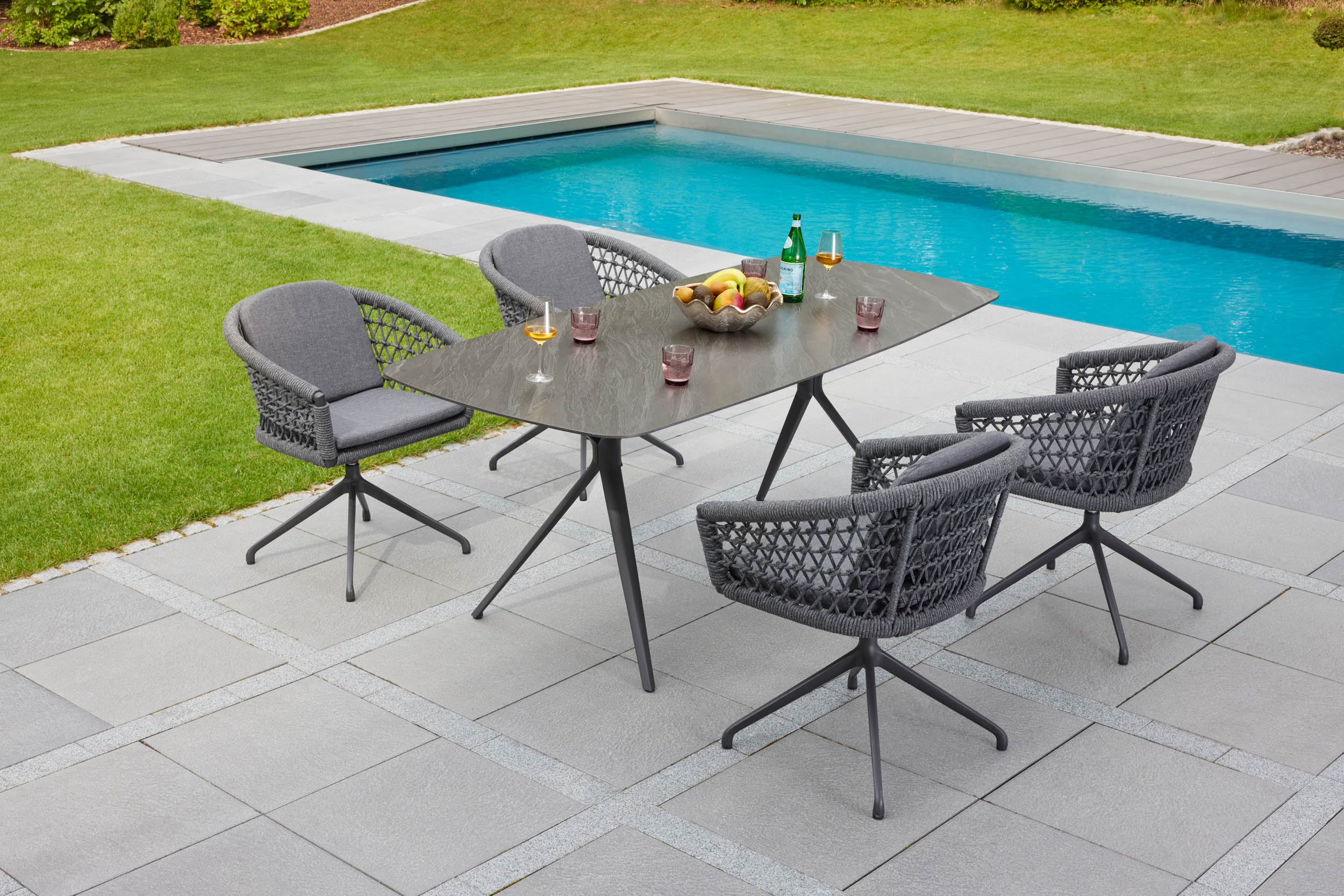 Gartenstuhl Drehstuhl Balu mit Sitz-und Rückenkissen drehbar anthrazit Rope/Aluminium Gartenstuhl Drehstuhl Balu mit Sitz-und Rückenkissen drehbar anthrazit Rope/Aluminium