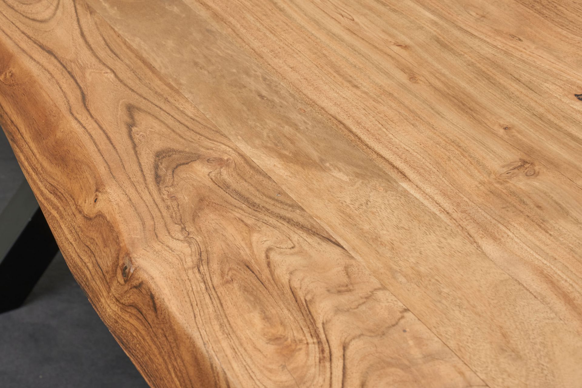 Esstisch 180x90 cm Massivholz Baumkante X-Beine Holztisch Akazienholz